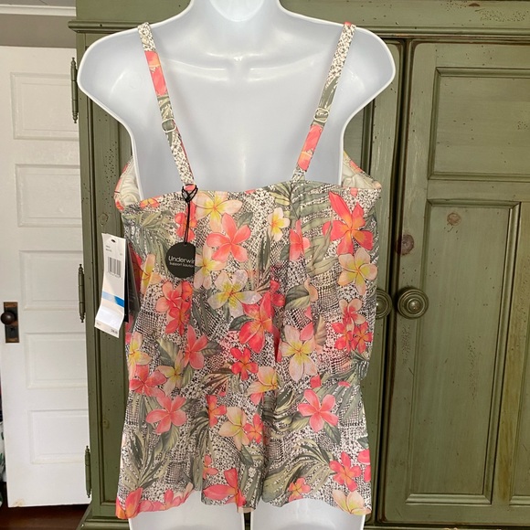 NWT Coco Reef Floral Print Women's Swim Top - Picture 3 of 10